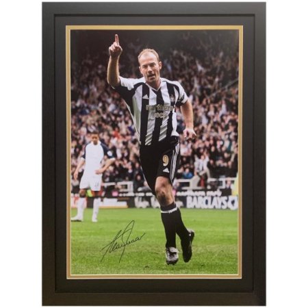 (image for) Newcastle United FC Shearer Signed Framed Print