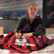 (image for) AC Milan 1988 Gullit & Van Basten Signed Shirts (Dual Framed)